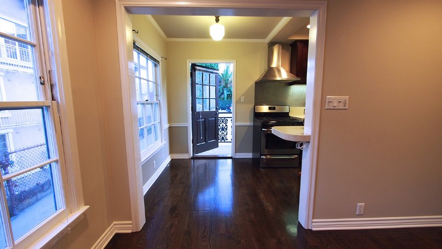 Quick access to the parking and the backyard BBQ 